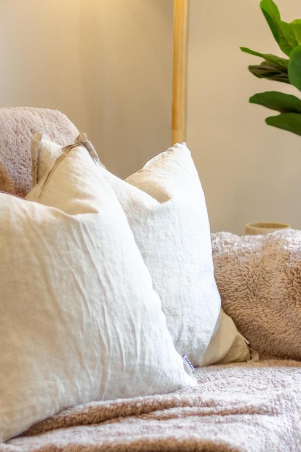 Gorgeous Getaway On Gloucester St- 1 Bed 1 Bath クライストチャーチ エクステリア 写真